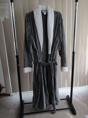 Liz Claiborne Long Plush Robe Faux Fur trim Woman 3X - gray